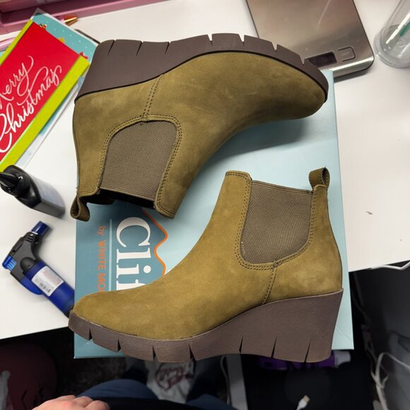 Cliffs Olive Green Wedge Booties Percy Size 6.5 M Leather Like New With Box - Picture 3 of 7